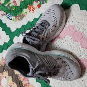 New  Balance 860v10